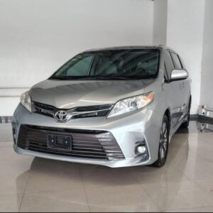 Toyota Sienna XLE AT